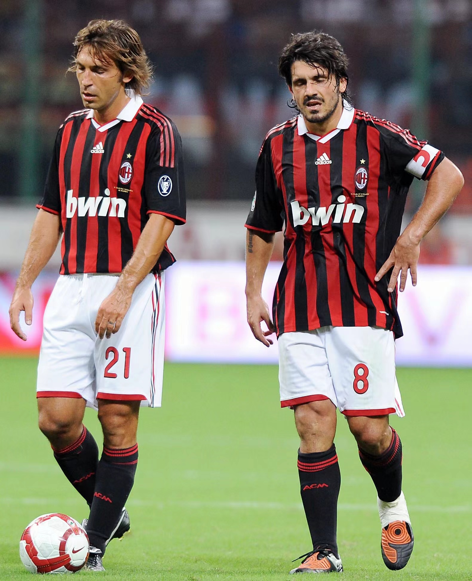 记者：本届世界杯将有半场球员和教练采访，赛前两天开发布会（记者透露：本届世界杯将引入半场球员、教练采访，赛前两日举行发布会）