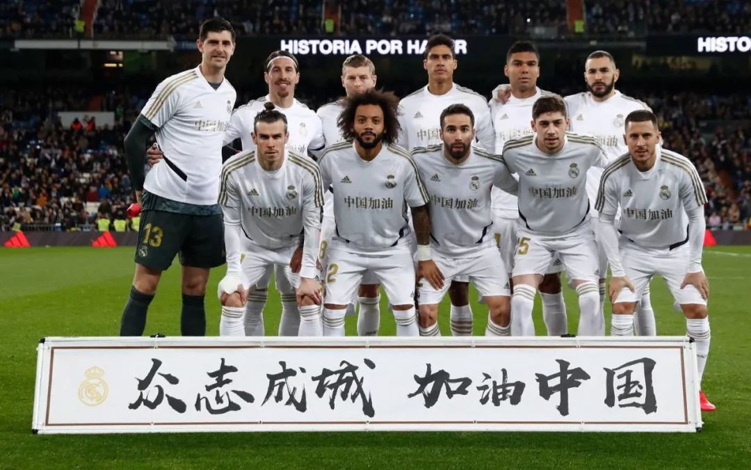 记者：穆斯卡特并不是被“气”走了，他是抽空去上了个厕所（记者澄清：穆斯卡特并非被气走，只是中途去上厕所）