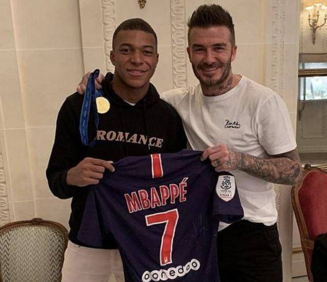 老将替补改变局势，主帅称其不可替代（老将替补力挽狂澜，主帅称其无人可替）