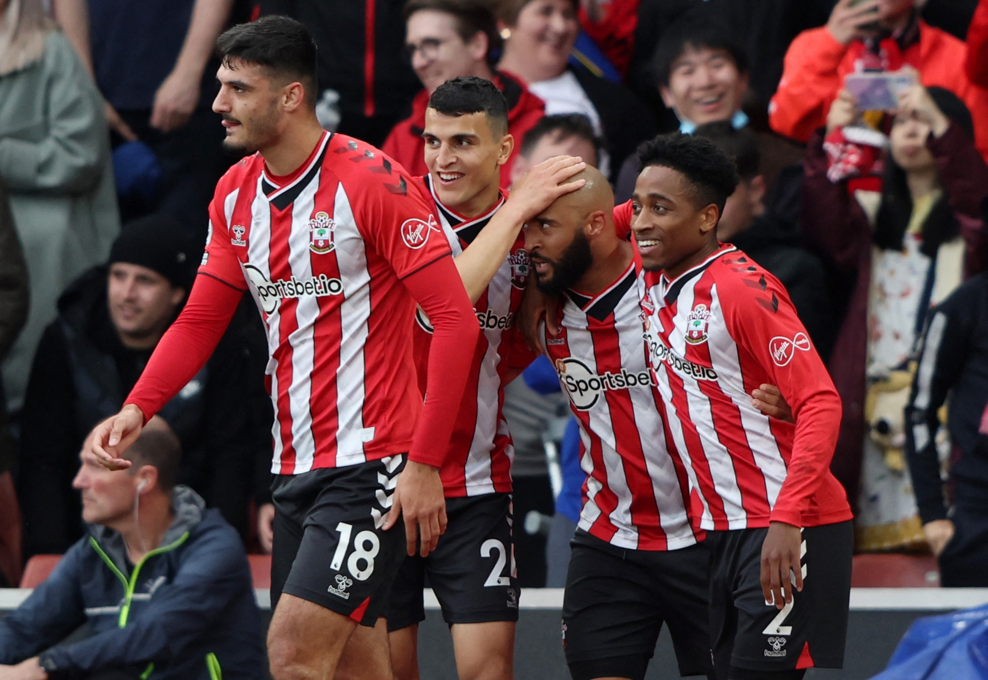 美加墨世界杯种子队确定：东道主以及六支前冠军在列（美加墨世界杯种子队出炉：东道主携六大前冠军入围）