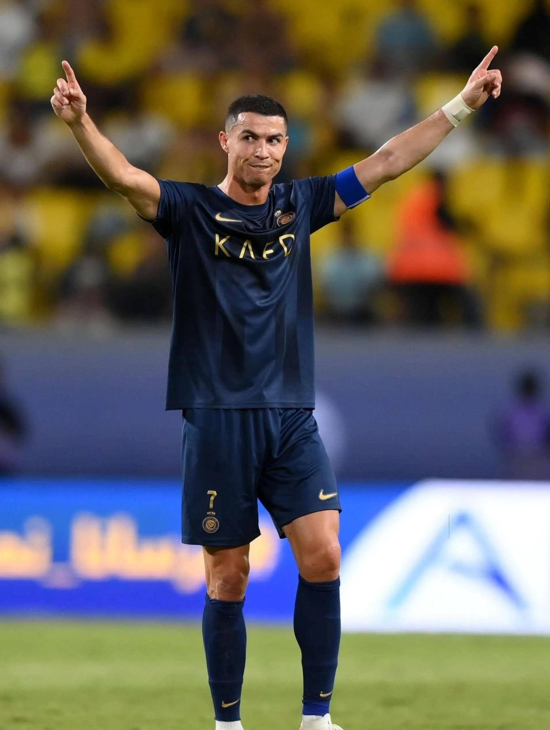 率队夺冠后，梅西蝉联美职联年度MVP（夺冠加身，梅西连续两年荣膺美职联年度MVP）