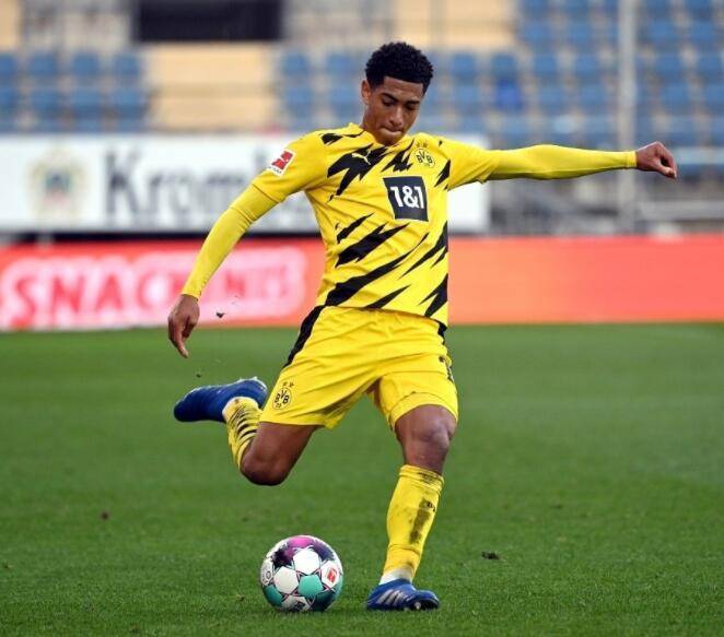 一个表情暴露全部情绪（一个神情道尽所有情绪）