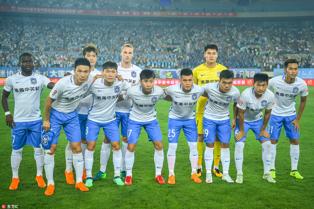 阿斯：尽管合同明夏到期，但巴萨对埃里克的续约保持乐观（阿斯报：合同明夏到期，巴萨仍对埃里克续约充满信心）