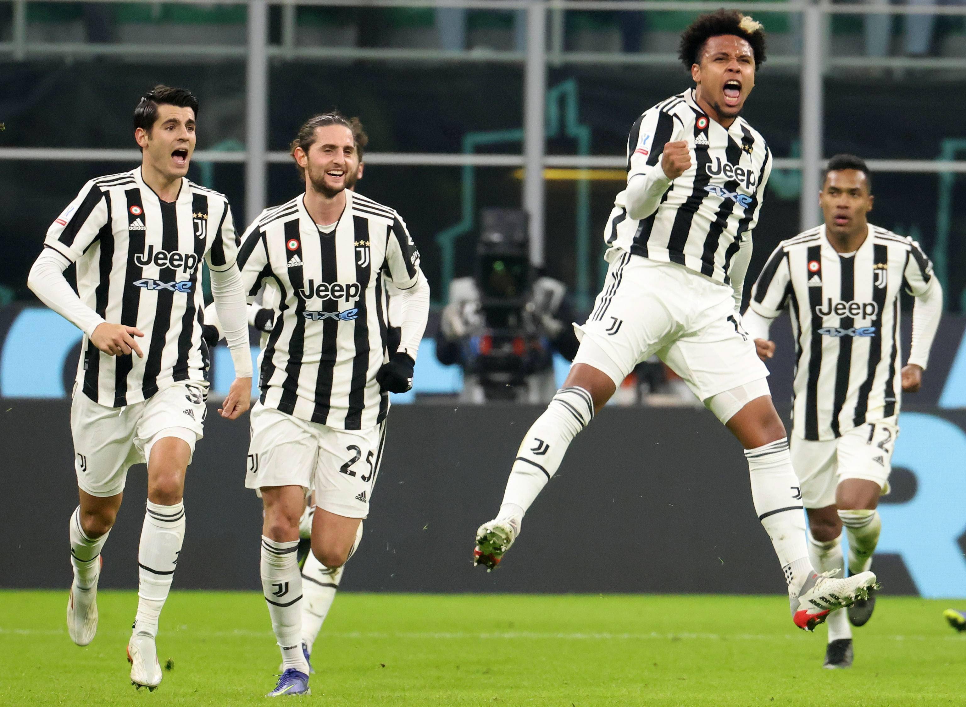 官方：纽卡斯尔联与17岁后卫埃皮亚签下职业合同（纽卡斯尔联官宣：17岁后卫埃皮亚签下职业合同）