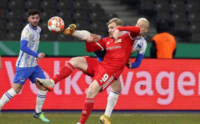 官方：鸟栖砂岩与主帅小菊昭雄续约至26／27赛季结束（鸟栖砂岩官宣与主帅小菊昭雄续约，合同至2026／27赛季末）