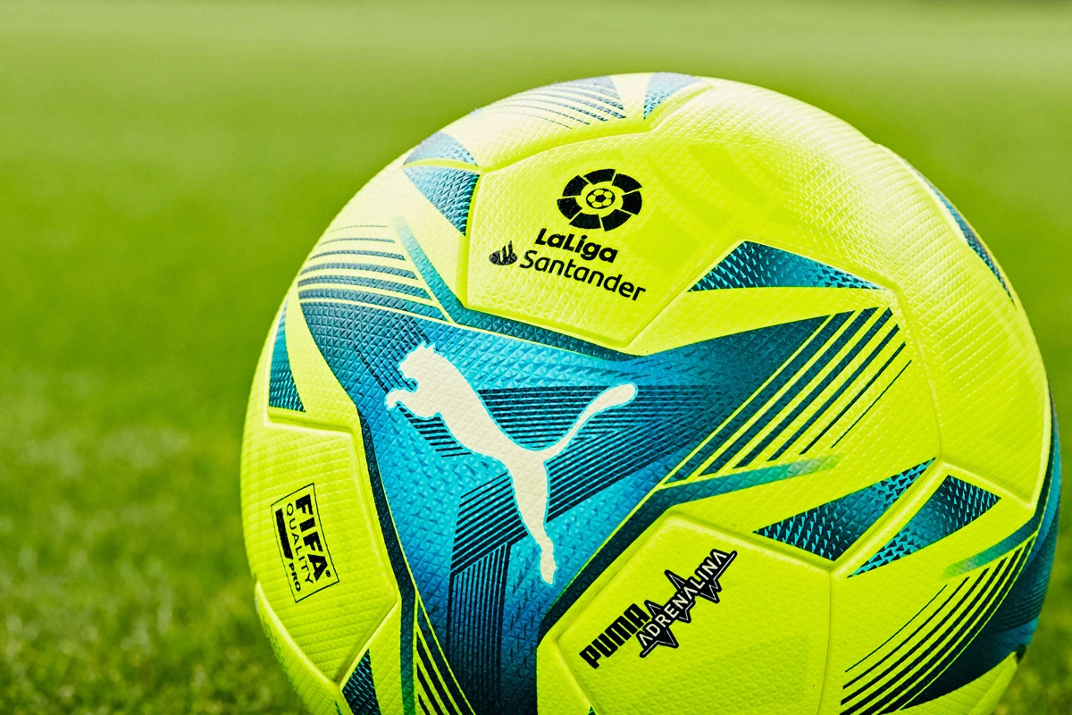 TA：利马传球出色&充满侵略性，他的回归可以丰富曼联打法（TA：传球出众且侵略性十足的利马归来，将为曼联带来更多战术变化）