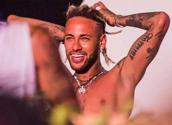 经纪人：若日尼奥当然会考虑世界杯，他随时听从加图索的召唤（经纪人：若日尼奥心系世界杯，时刻准备响应加图索召唤）