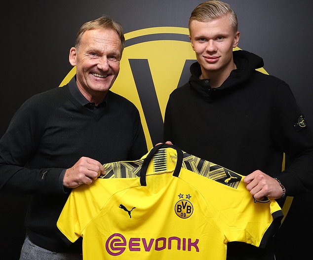 巅峰对决，阿森纳、拜仁欧冠均四战全胜，下一轮直接交手（欧冠强强对话：阿森纳与拜仁四战全胜，下一轮正面碰撞）