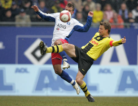 利物浦、曼城和热刺竞逐安托万·塞梅尼奥：英超转会市场的焦点（安托万·塞梅尼奥成英超转会焦点：利物浦、曼城与热刺上演争夺战）