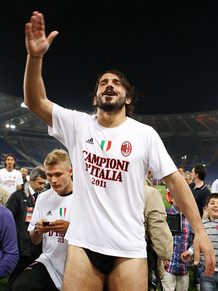 艾顿：我来湖人是填补空缺的，他们长期缺少攻守兼备的大个子（艾顿：加盟湖人是为补短板，球队长期缺少攻防一体的内线）