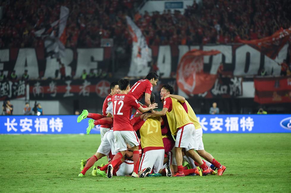 贺希宁：新帅凯利的篮球理念很先进，今晚战青岛先要做好防守（贺希宁称新帅凯利理念前瞻：今晚对阵青岛首要做好防守）