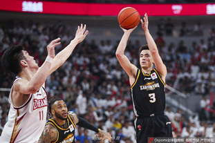 欧冠比赛战术分析：尤文图斯防守策略,（欧冠战术解析：尤文图斯的防守体系）