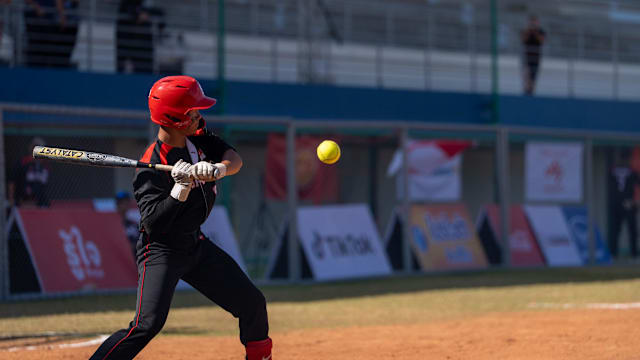 雷迪克：里夫斯在对热火首节伤到腹股沟，明天再次评估他伤情（雷迪克：里夫斯在对阵热火首节腹股沟受伤，伤情将于明日再评估）