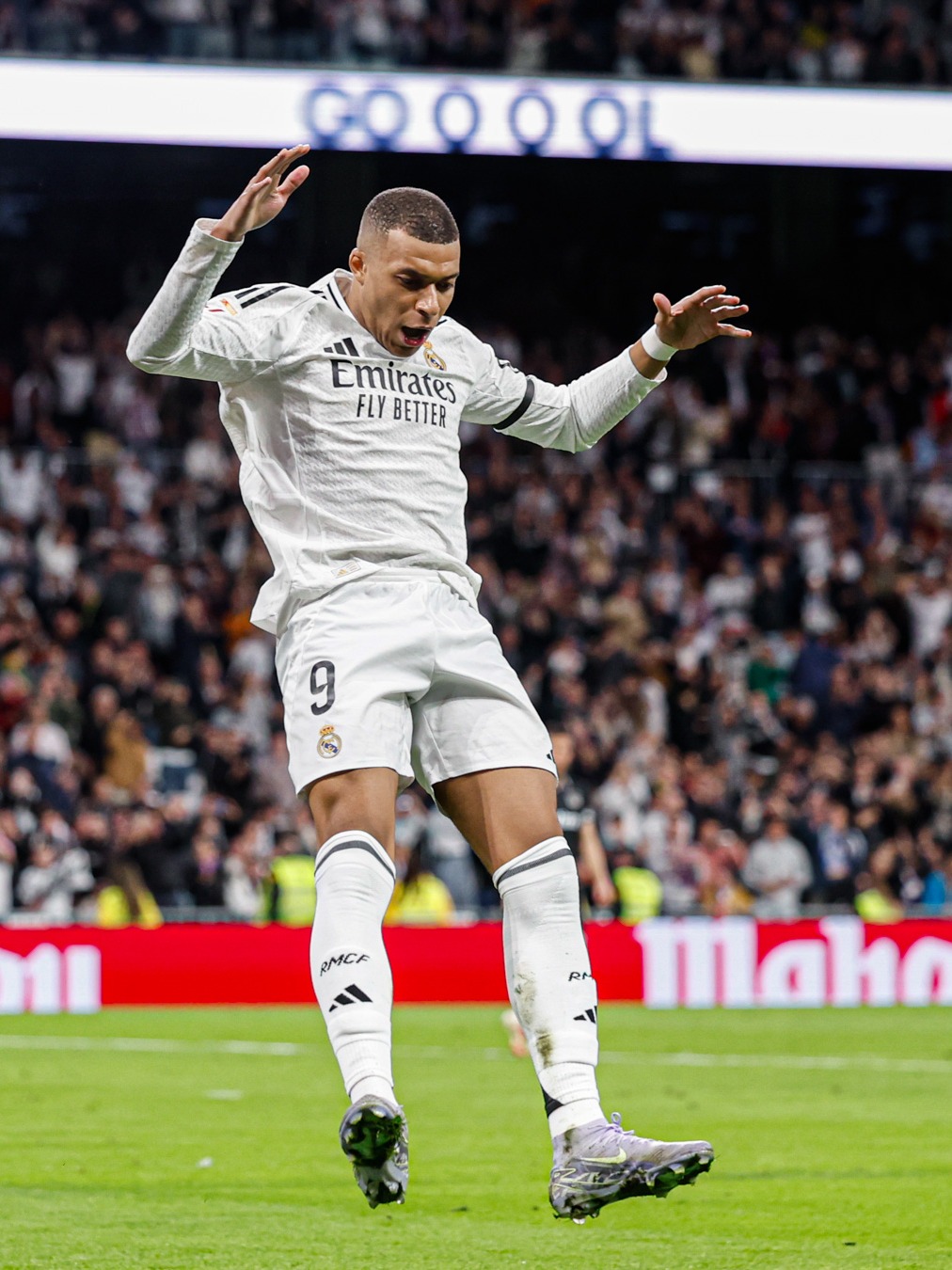 篮协发布声明：严厉打击针对女篮教练员和运动员的AI造谣行为（篮协声明：重拳打击针对女篮教练员与运动员的AI造谣）