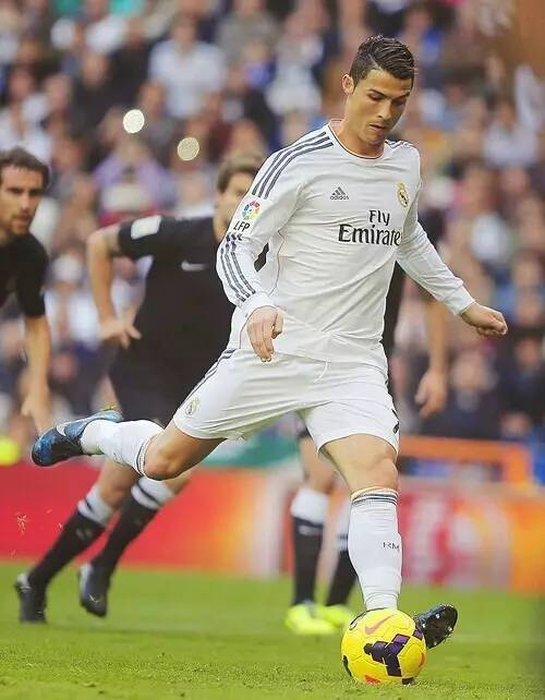 天下足球评选本年度失意阵容：利物浦3人入选，罗德里戈在列（《天下足球》评年度失意十一人：利物浦三将上榜，罗德里戈亦在其中）